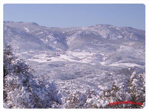 ElPueblo de Lejos Nevado